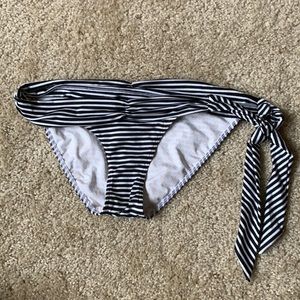 Victoria’s Secret Bikini Bottom Size S EUC